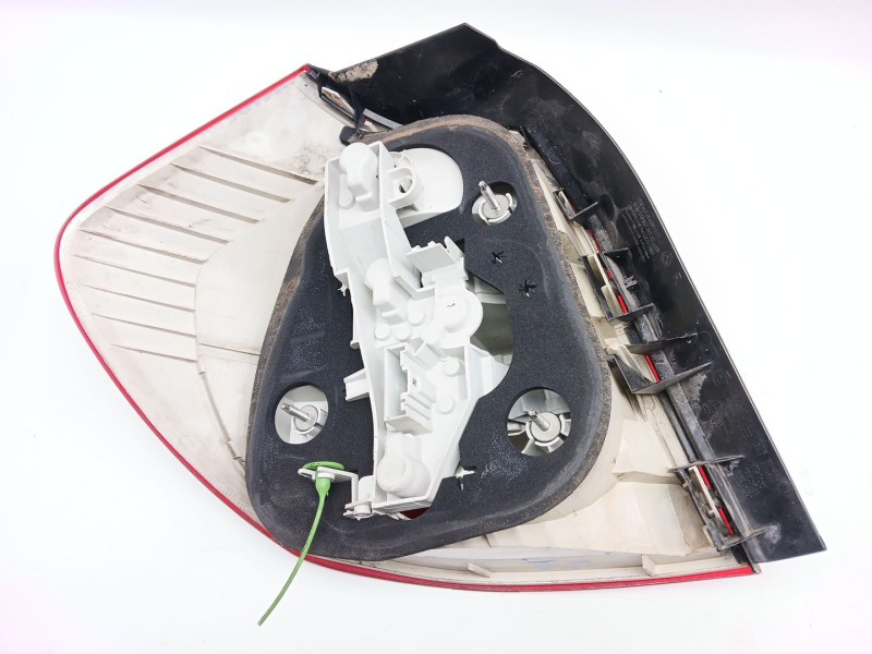 Recambio de piloto trasero derecho para bmw 1 (e81) 118 i referencia OEM IAM 716495605  