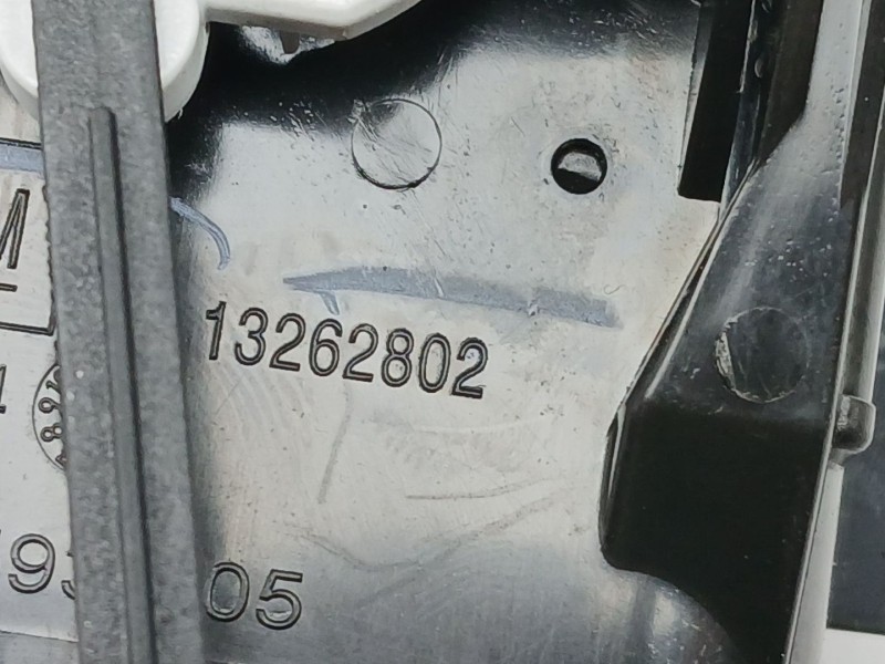 Recambio de rejilla aireadora para opel meriva b monospace (s10) 1.4 (75) referencia OEM IAM 13262802  