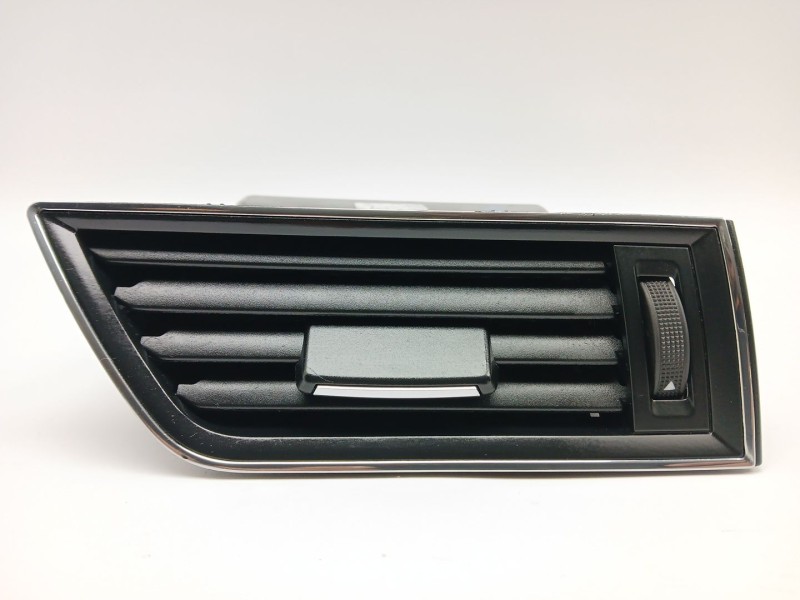 Recambio de rejilla aireadora para skoda superb iii (3v3) 2.0 tdi referencia OEM IAM 3V0819702D  