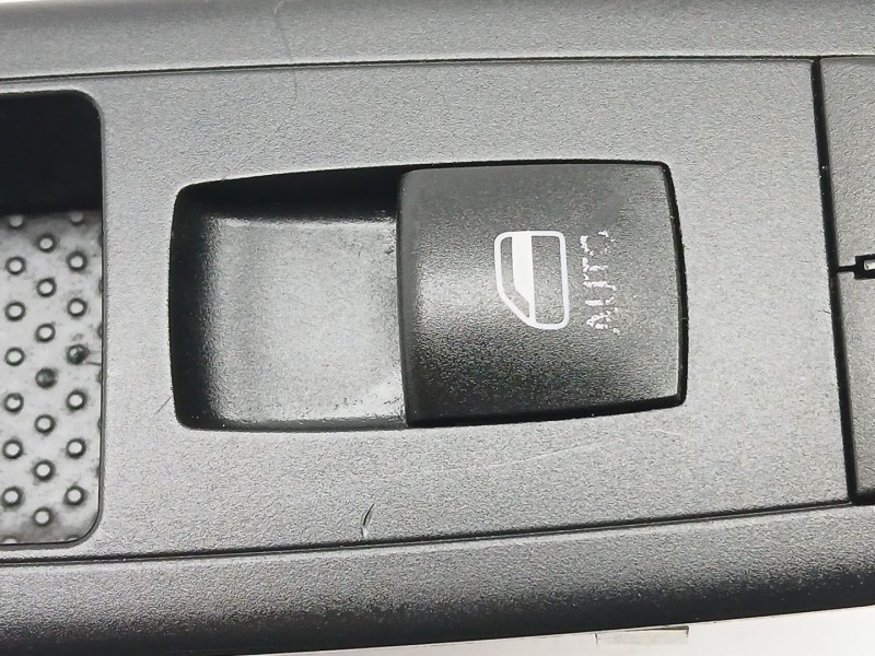 Recambio de mando elevalunas delantero derecho para fiat freemont (345_) 2.0 jtd referencia OEM IAM 56046822AD  