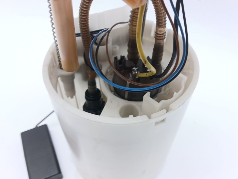 Recambio de bomba combustible para audi a1 (8x1, 8xk) 1.6 tdi referencia OEM IAM 6R0919050AC  6R0919050AC