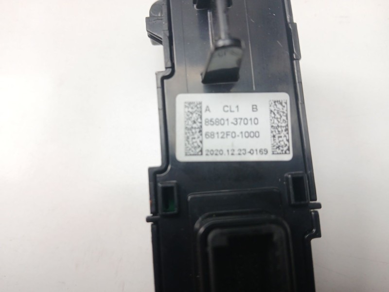Recambio de interruptor para ssangyong korando (c300) 1.5 referencia OEM IAM 8580137010  6812F01000