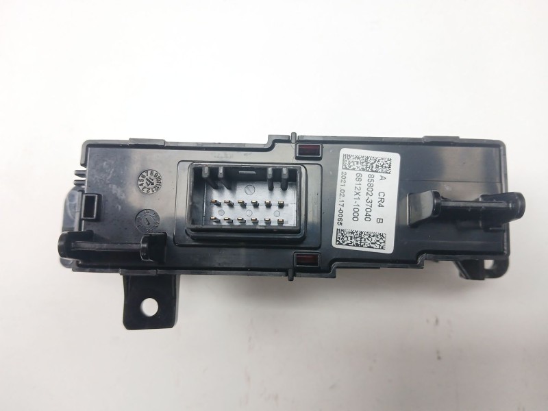 Recambio de interruptor para ssangyong korando (c300) 1.5 referencia OEM IAM 8580237040  6812X11000