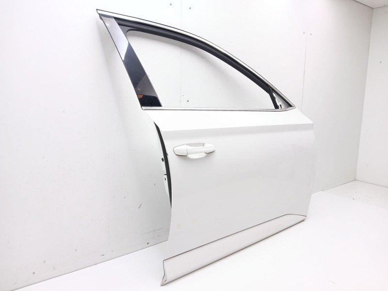 Recambio de puerta delantera derecha para skoda superb iii (3v3) 2.0 tdi referencia OEM IAM 3V0831312  3V0831056B