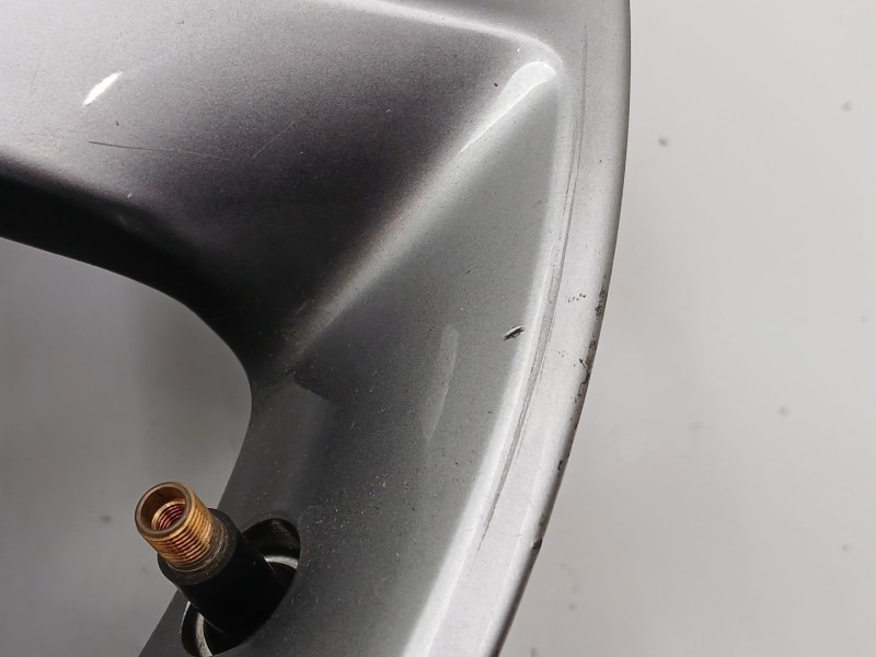 Recambio de llanta para jeep cherokee (kl) 2.2 crd 4x4 referencia OEM IAM 5SN87TRMAB  