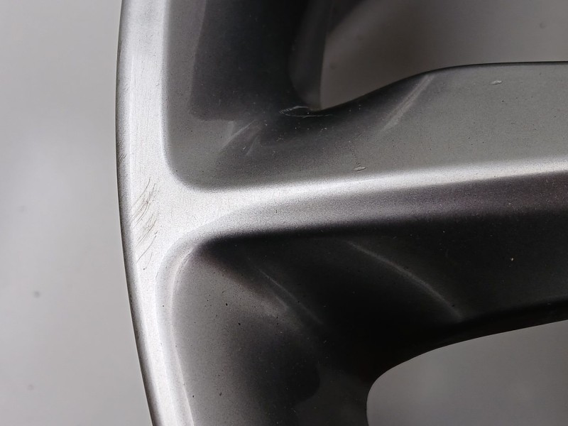 Recambio de llanta para jeep cherokee (kl) 2.2 crd 4x4 referencia OEM IAM 5SN87TRMAB  