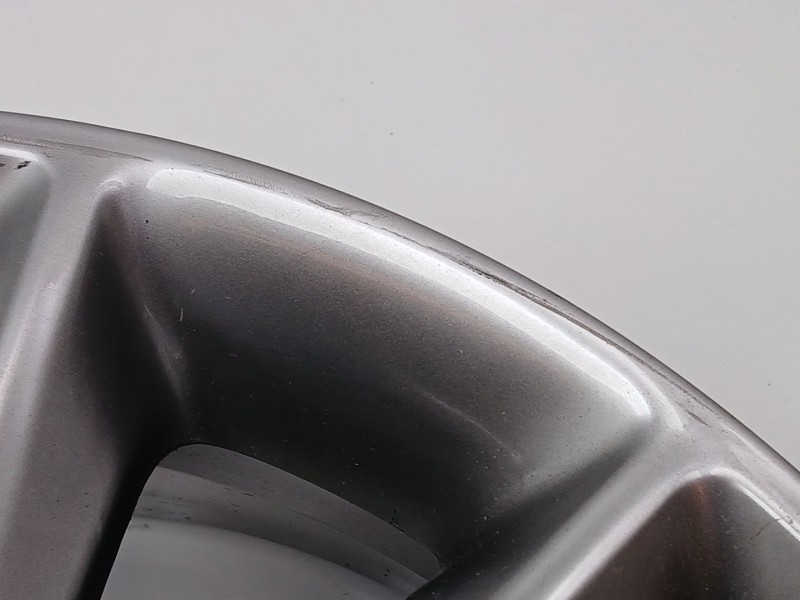 Recambio de llanta para jeep cherokee (kl) 2.2 crd 4x4 referencia OEM IAM 5SN87TRMAB  