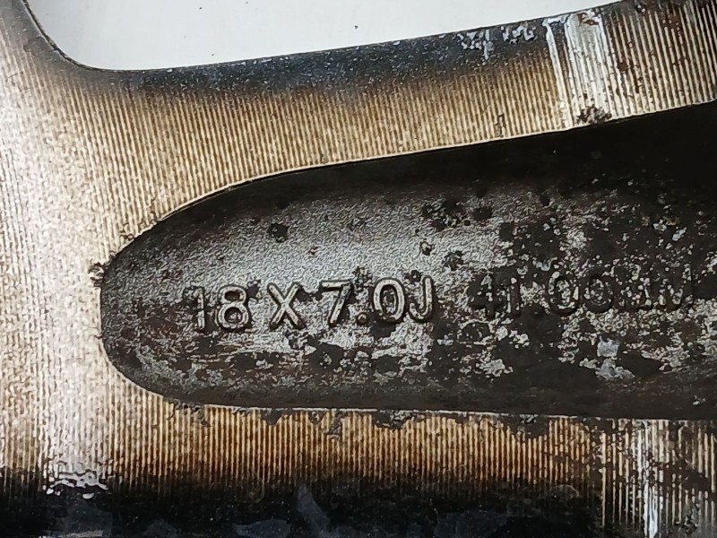 Recambio de llanta para jeep cherokee (kl) 2.2 crd 4x4 referencia OEM IAM 5SN87TRMAB  