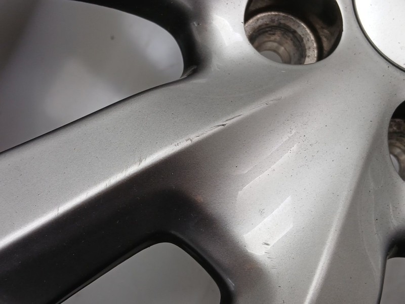 Recambio de llanta para jeep cherokee (kl) 2.2 crd 4x4 referencia OEM IAM 5SN87TRMAB  