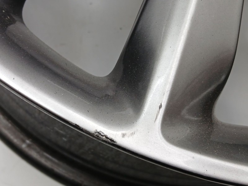 Recambio de llanta para jeep cherokee (kl) 2.2 crd 4x4 referencia OEM IAM 5SN87TRMAB  