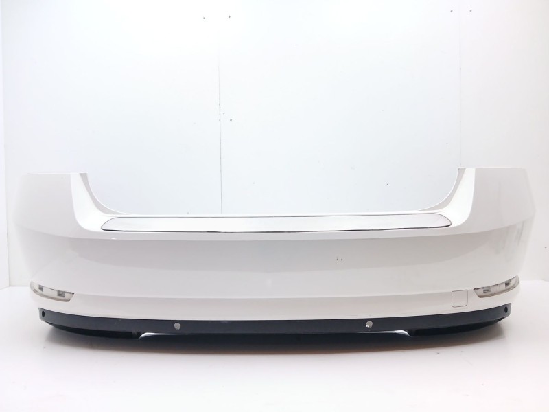 Recambio de paragolpes trasero para skoda superb iii (3v3) 2.0 tdi referencia OEM IAM 3V5807421  