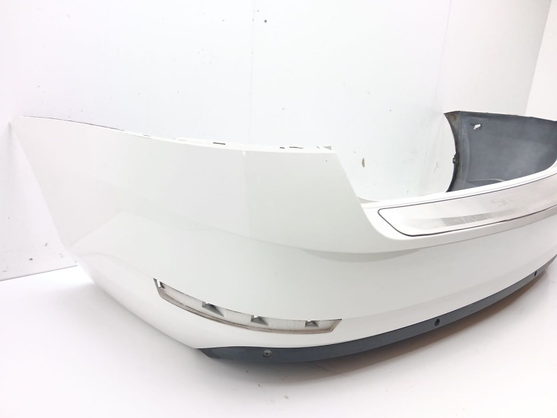 Recambio de paragolpes trasero para skoda superb iii (3v3) 2.0 tdi referencia OEM IAM 3V5807421  