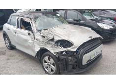 mini mini (f55) del año 2022 2