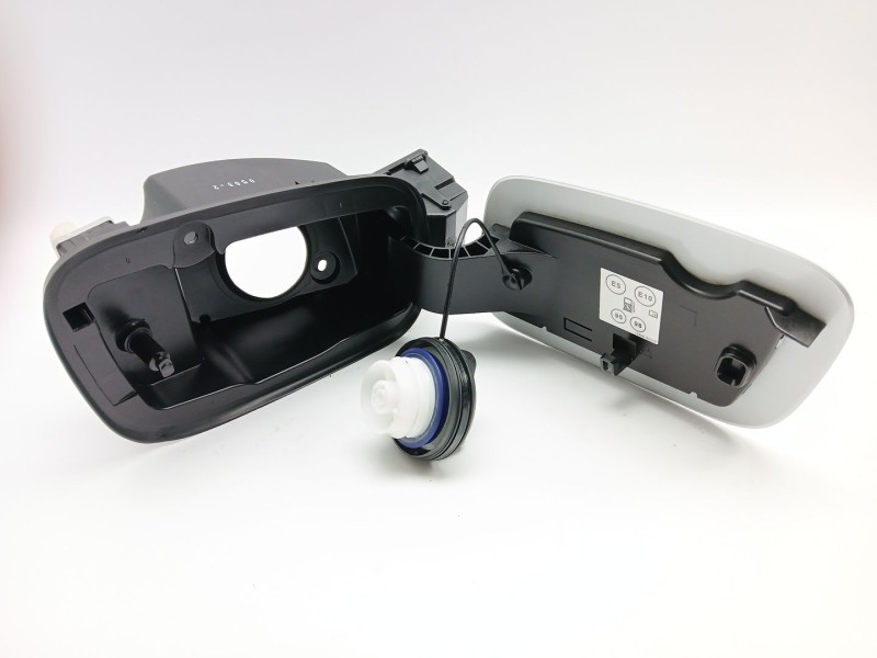 Recambio de tapa exterior combustible para renault arkana i (lcm_, ldn_) 1.6 e-tech 145 (ldmu) referencia OEM IAM 781207870R  78