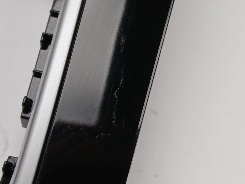 Recambio de moldura para renault arkana i (lcm_, ldn_) 1.6 e-tech 145 (ldmu) referencia OEM IAM 969353333R  