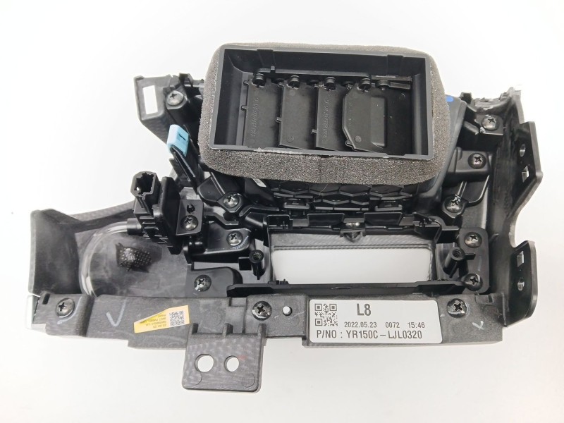 Recambio de rejilla aireadora para renault arkana i (lcm_, ldn_) 1.6 e-tech 145 (ldmu) referencia OEM IAM 682104764R  