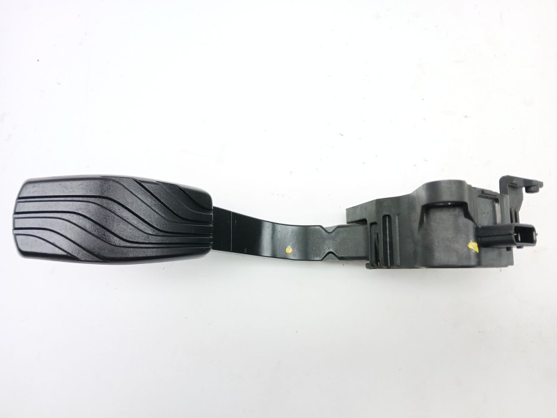 Recambio de potenciometro pedal para dacia sandero iii 1.0 sce 65 referencia OEM IAM 180100912R  
