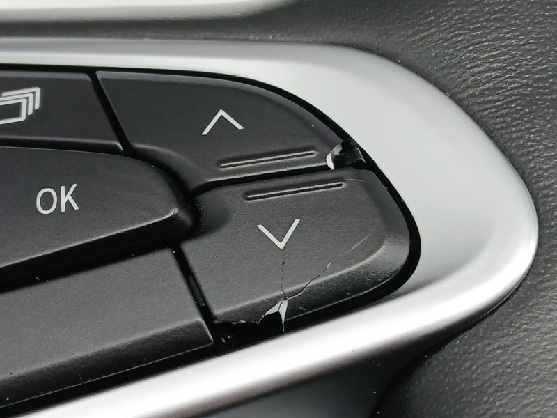 Recambio de volante para renault arkana i (lcm_, ldn_) 1.6 e-tech 145 (ldmu) referencia OEM IAM 484003656R  