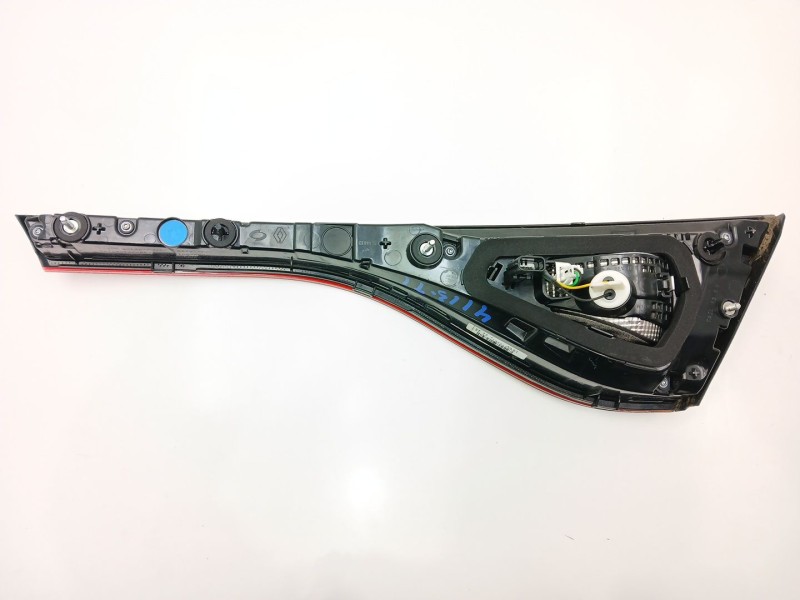 Recambio de piloto trasero izquierdo interior para renault arkana i (lcm_, ldn_) 1.6 e-tech 145 (ldmu) referencia OEM IAM 265556