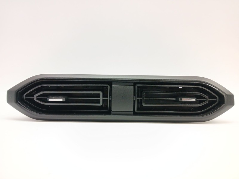 Recambio de rejilla aireadora para dacia sandero iii 1.0 sce 65 referencia OEM IAM 687608482R  