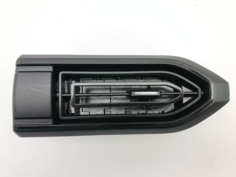 Recambio de rejilla aireadora para dacia sandero iii 1.0 sce 65 referencia OEM IAM 687605674R  