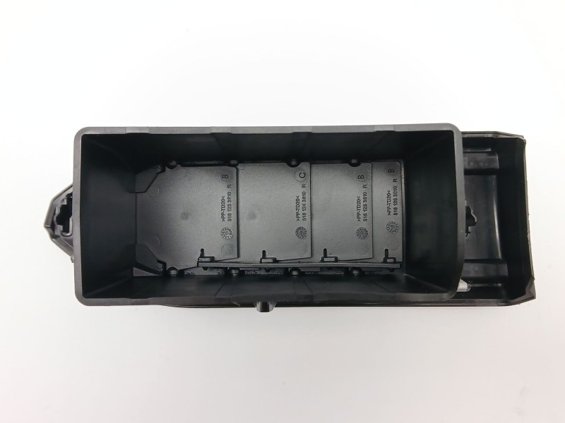 Recambio de rejilla aireadora para dacia sandero iii 1.0 sce 65 referencia OEM IAM 687605674R  