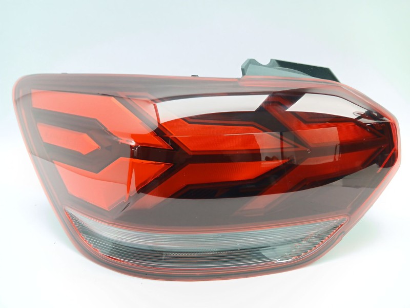 Recambio de piloto trasero izquierdo para dacia sandero iii 1.0 sce 65 referencia OEM IAM 265558235R  