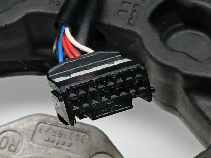 Recambio de volante para dacia sandero iii 1.0 sce 65 referencia OEM IAM 484002535R  