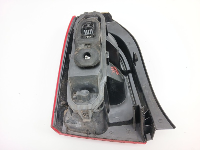 Recambio de piloto trasero derecho para renault twingo ii (cn0_) 1.2 16v (cn04, cn0a, cn0b) referencia OEM IAM 8200387889  