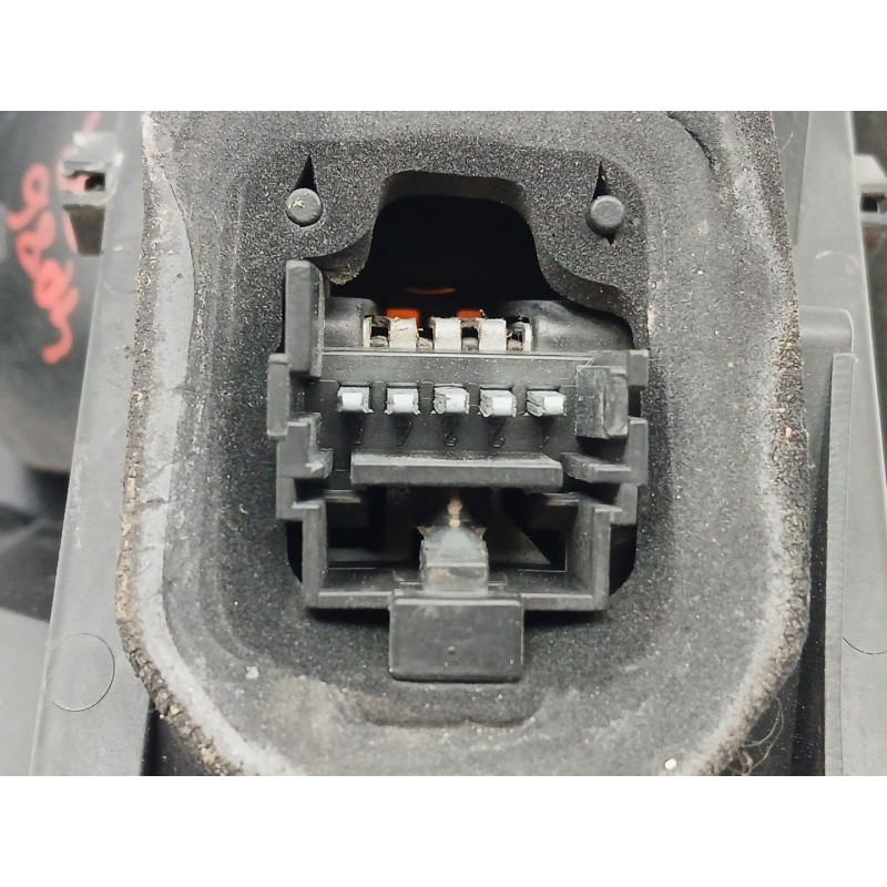 Recambio de piloto trasero derecho para renault twingo ii (cn0_) 1.2 16v (cn04, cn0a, cn0b) referencia OEM IAM 8200387889  