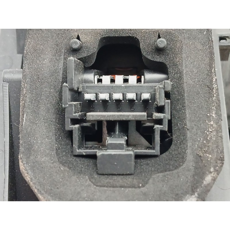 Recambio de piloto trasero izquierdo para renault twingo ii (cn0_) 1.2 16v (cn04, cn0a, cn0b) referencia OEM IAM 8200387888  