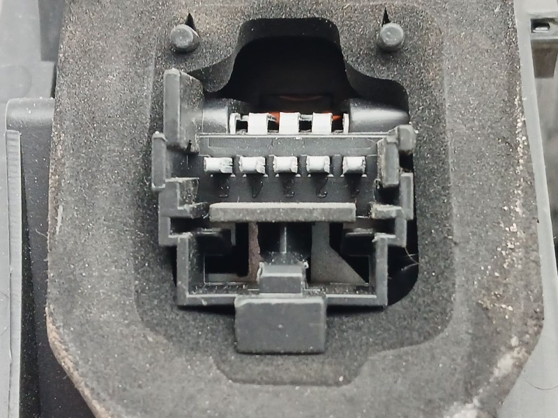 Recambio de piloto trasero izquierdo para renault twingo ii (cn0_) 1.2 16v (cn04, cn0a, cn0b) referencia OEM IAM 8200387888  