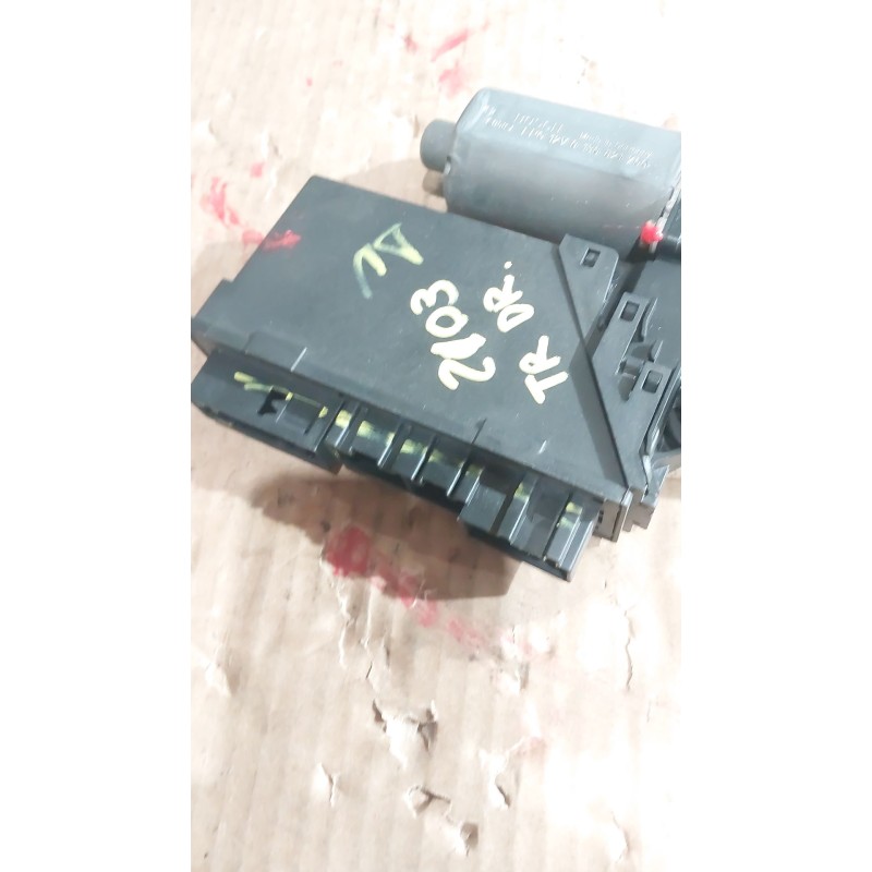 Recambio de motor elevalunas trasero derecho para audi a4 berlina (8e) 1.9 tdi (96kw) referencia OEM IAM 8E0959802A 8E0959802 