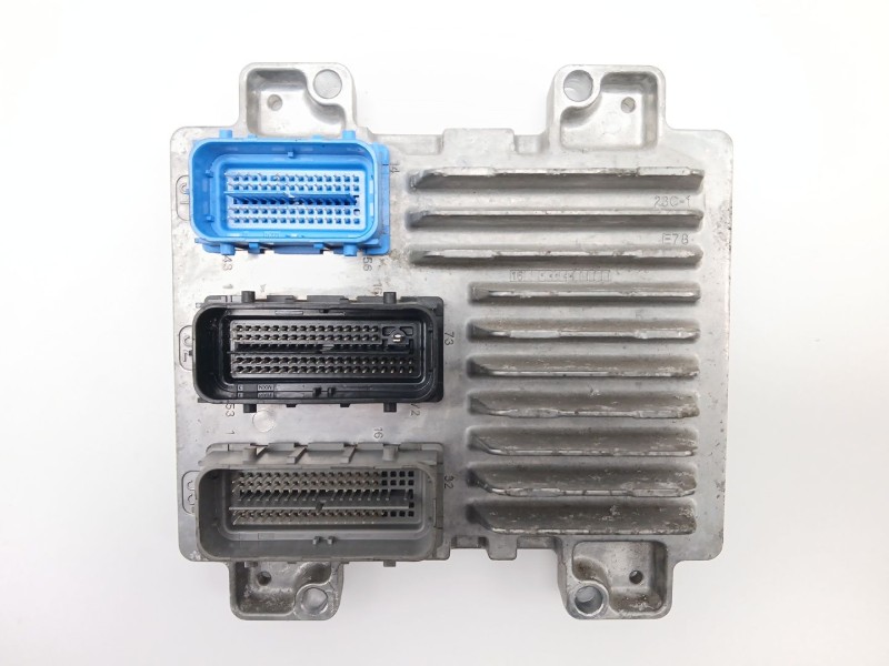 Recambio de centralita motor uce para opel corsa e selective referencia OEM IAM 12676078 12668991 