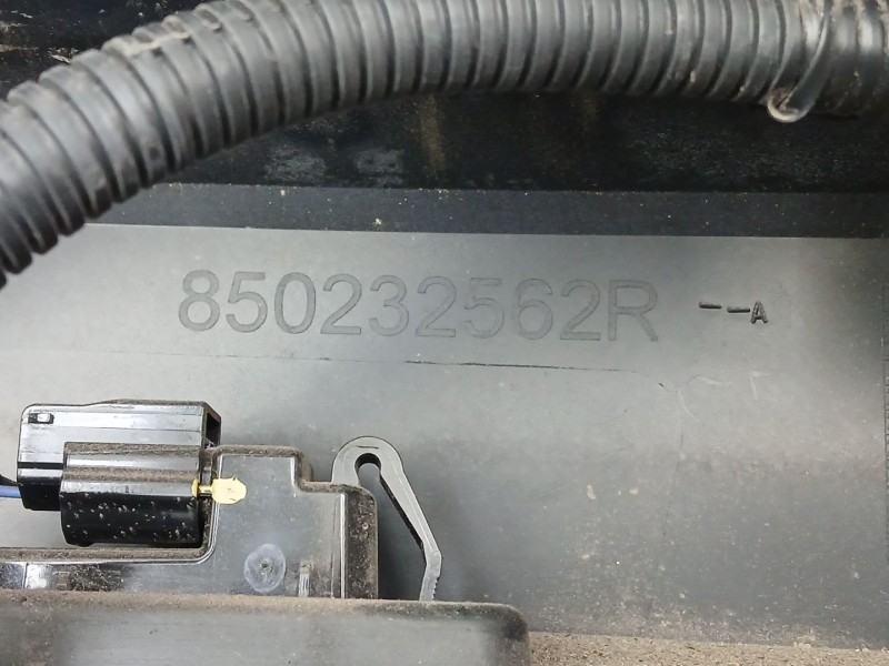 Recambio de paragolpes trasero para dacia sandero iii 1.0 sce 65 referencia OEM IAM 850232562R  