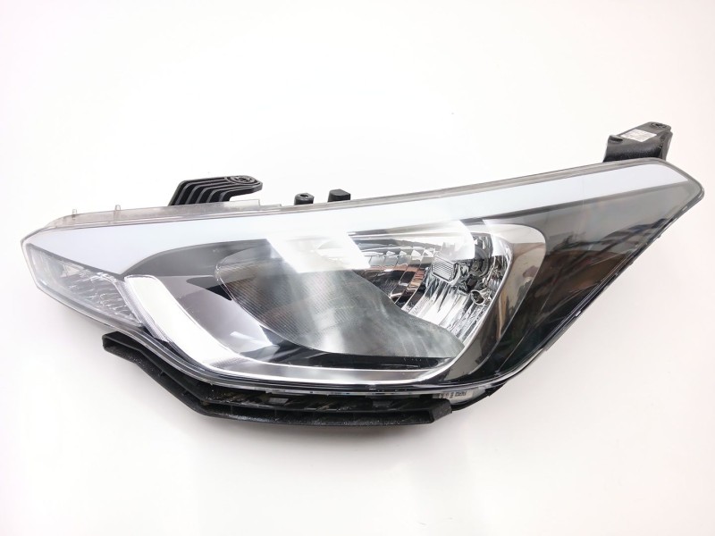 Recambio de faro izquierdo para hyundai i20 i (pb, pbt) 1.2 referencia OEM IAM 92101C8000  