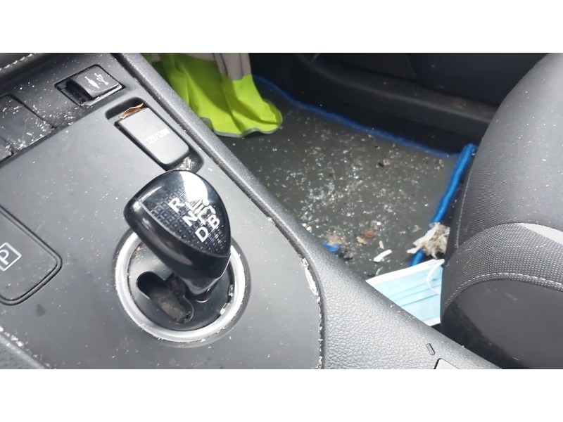 toyota auris station wagon (_e18_) del año 2016