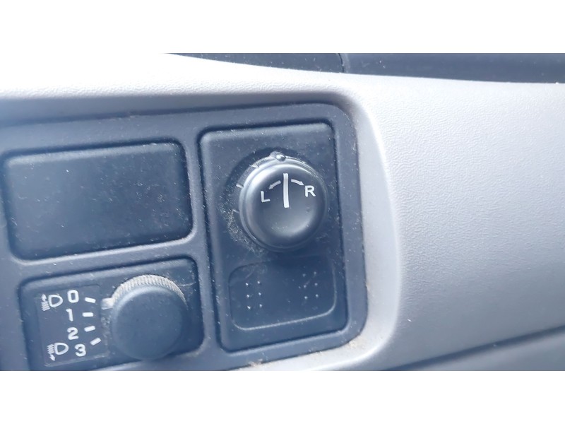 nissan almera ii hatchback (n16) del año 2002