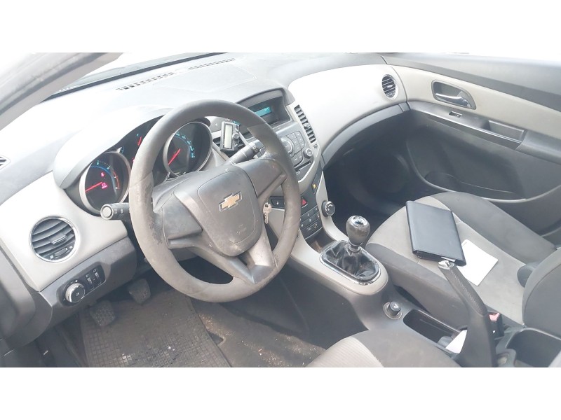 chevrolet cruze hatchback (j305) del año 2011