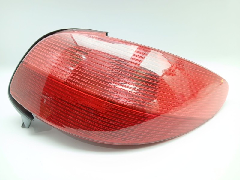 Recambio de piloto trasero derecho para peugeot 206 cc (2d) 2.0 s16 referencia OEM IAM 6351N7  