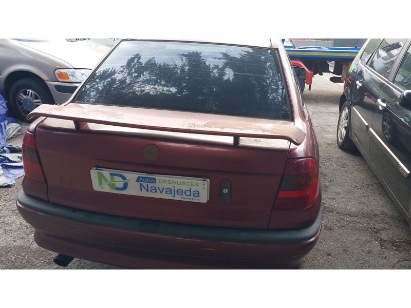 opel astra f sedán (t92) del año 1994