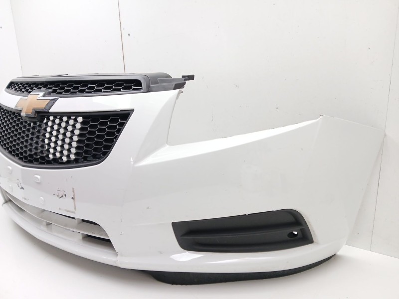Recambio de paragolpes delantero para chevrolet cruze hatchback (j305) 1.6 referencia OEM IAM CV0420301  