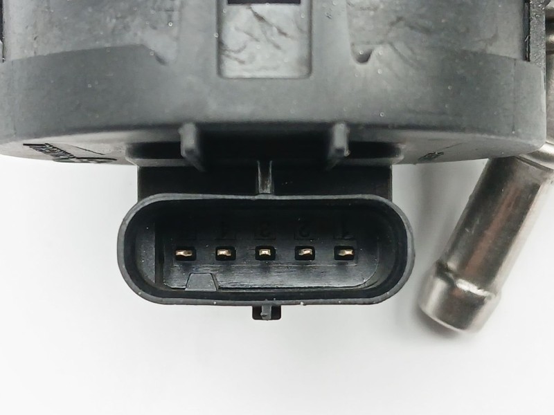 Recambio de valvula egr para mercedes-benz clase e coupe (207) 350 cdi referencia OEM IAM A6421401060  