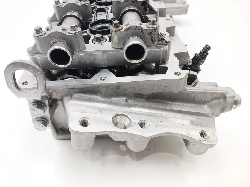 Recambio de culata para bmw x1 (f48) sdrive 18 d referencia OEM IAM 85802630401  