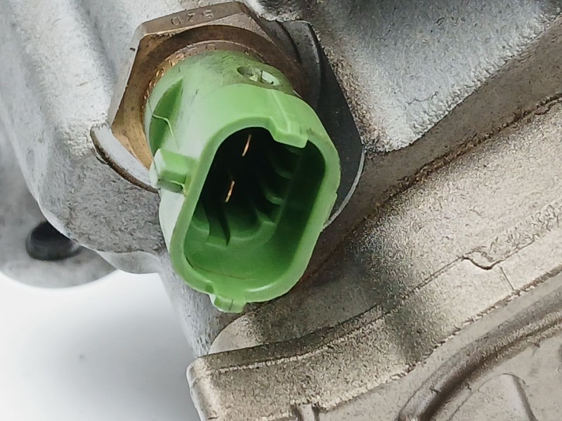 Recambio de bomba inyeccion para jaguar xf i (x250) 3.0 d referencia OEM IAM FW939B395AA 0445010698 