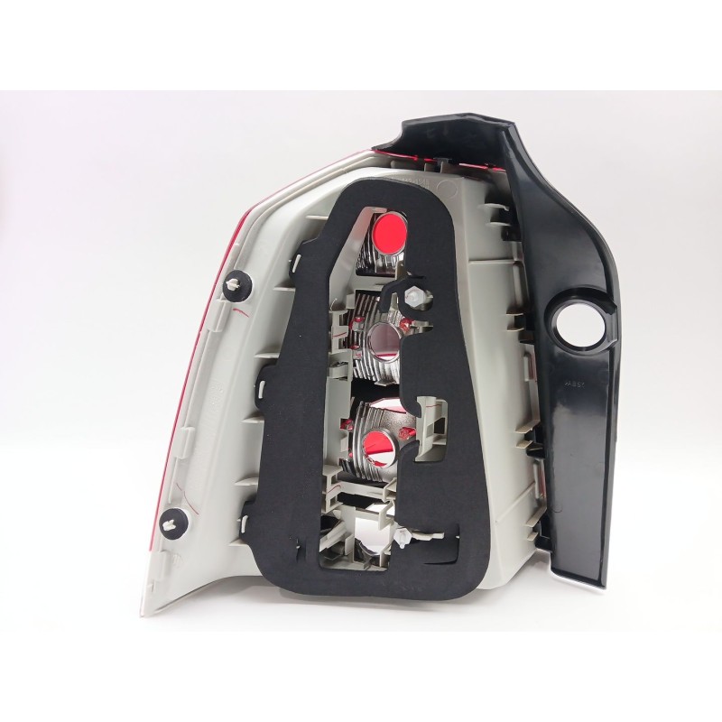 Recambio de piloto trasero derecho para opel zafira b furgoneta/monovolumen (a05) 1.7 cdti van (m75) referencia OEM IAM 16536732