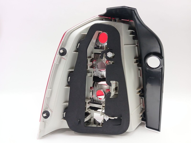 Recambio de piloto trasero derecho para opel zafira b furgoneta/monovolumen (a05) 1.7 cdti van (m75) referencia OEM IAM 16536732