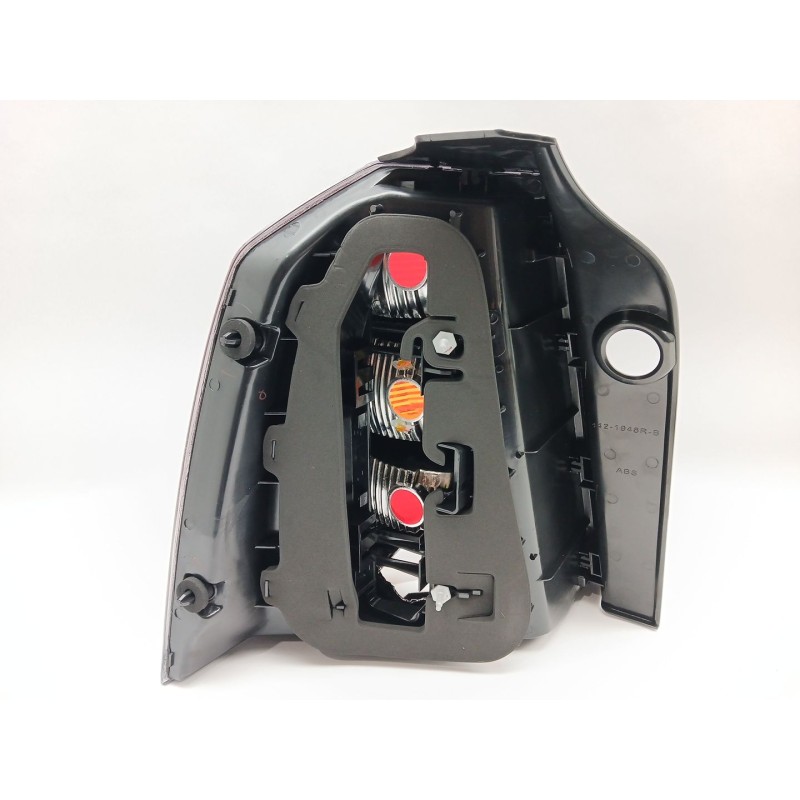 Recambio de piloto trasero derecho para opel zafira / zafira family b (a05) 1.9 cdti (m75) referencia OEM IAM 16536632  