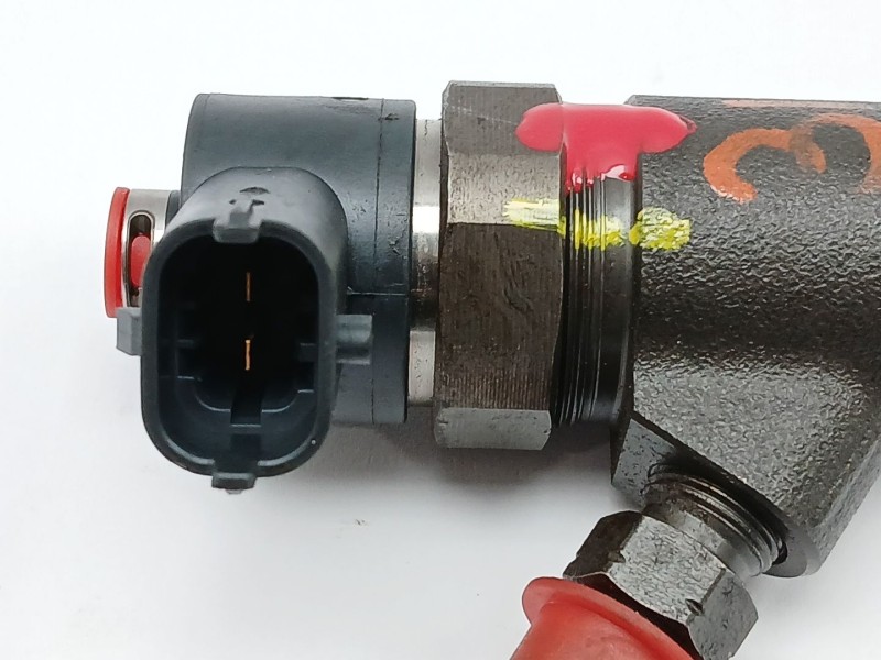 Recambio de inyector para fiat qubo (300) dynamic referencia OEM IAM 0445110938  