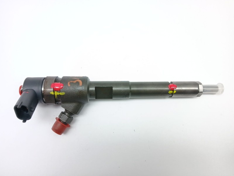 Recambio de inyector para fiat qubo (300) dynamic referencia OEM IAM 0445110938  